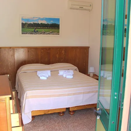 Masseria Li Cuti Dimora Nel Bed & Breakfast Sannicola